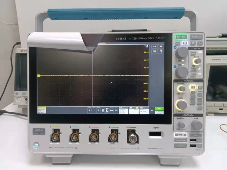 泰克3系列MDO混合域示波器